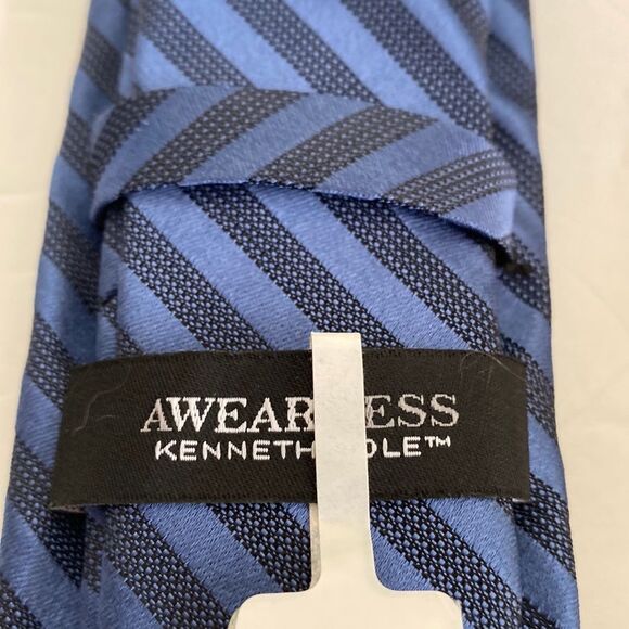 AWEARNESS Kenneth Cole blue stripe 100 % silk  length 29 inches - Picture 4 of 6